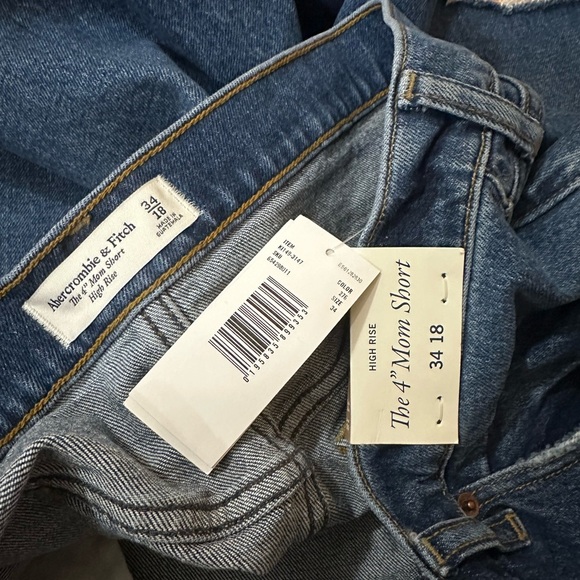 NWT Abercrombie & Fitch The 4” Mom Short High rise shorts size 16 and 18 - Picture 9 of 16
